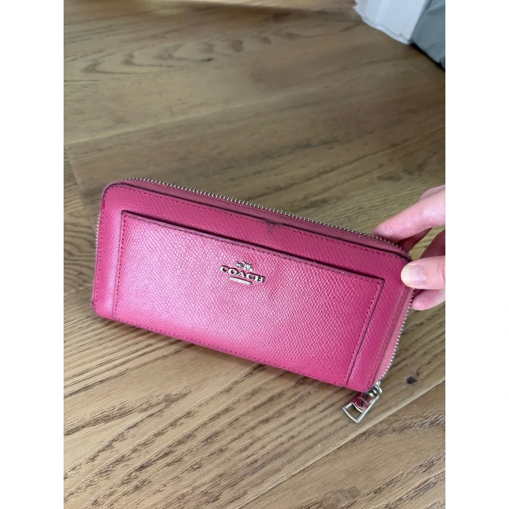 Coach Accordion Zip Leather Wallet Barbiecore Glam Womens OS Pink Dollcore Y2K